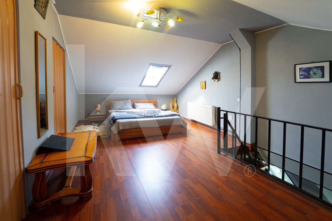 Apartament tip mansarda ,  decomandat , pe 2 niveluri , 92 mp utili