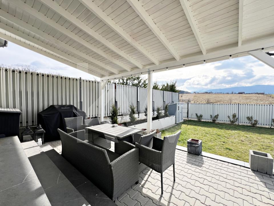 Casa nouă 4 cam. modernă, mobilată și utilată, curte. 10 min. de Sibiu 