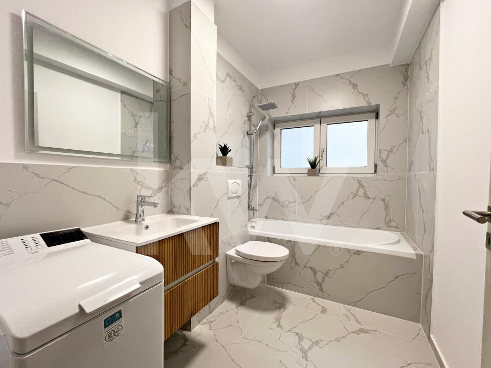 De închiriat apartament 2 camere complet mobilat si utilat. Terasă mare. 