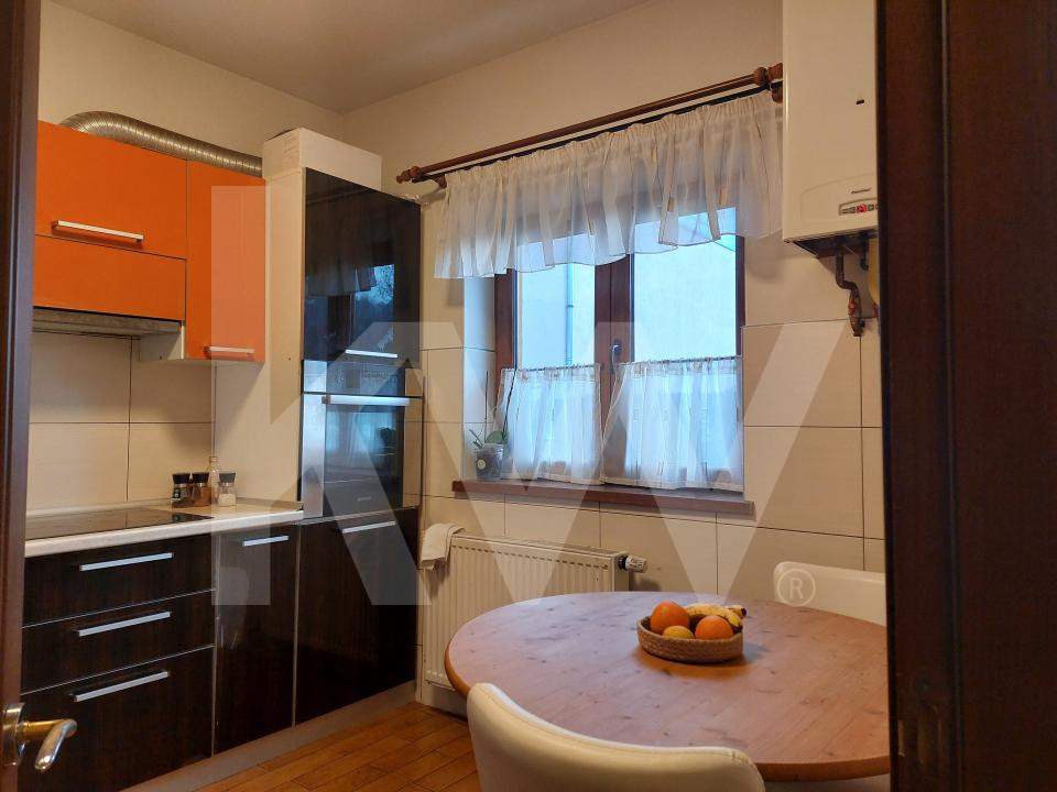 Casa tip duplex de vanzare in Cisnadie 3 dormitoare curte 2 locuri de parcare