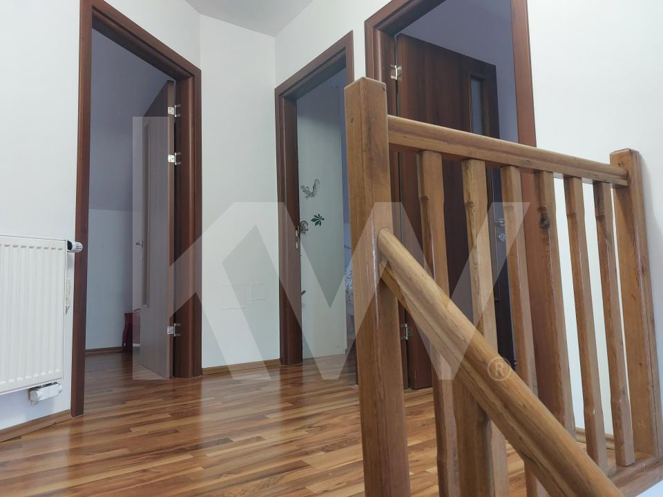 Casa tip duplex de vanzare in Cisnadie 3 dormitoare curte 2 locuri de parcare