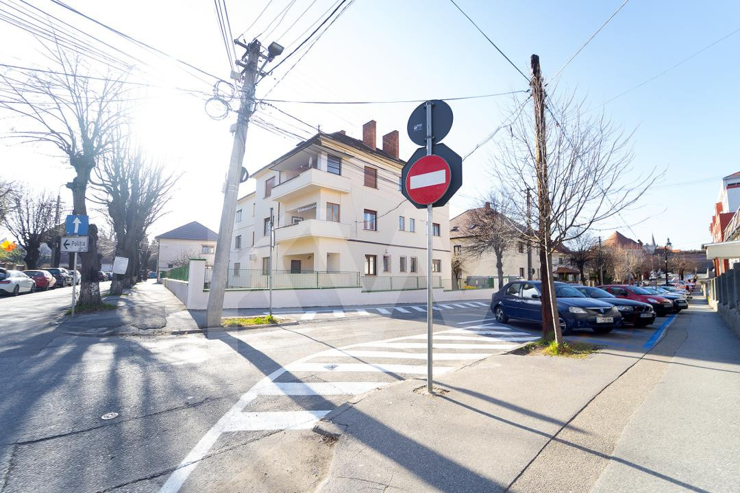 Apartament Interbelic de 4 camere– Str. Independenței nr. 10, Sibiu