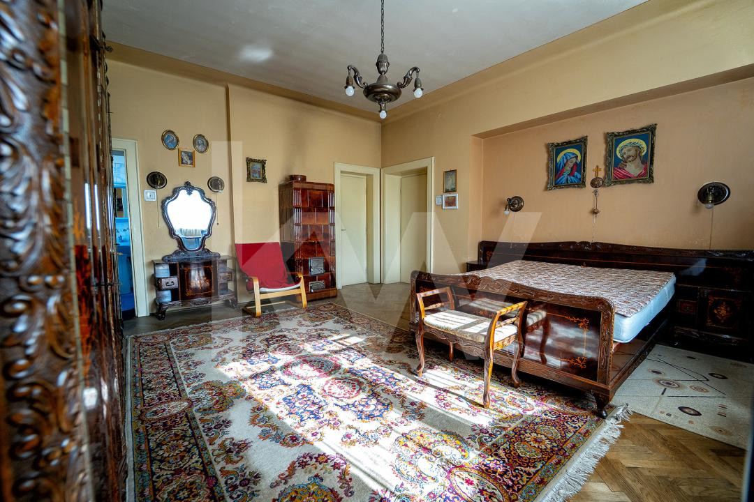 Apartament Interbelic de 4 camere– Str. Independenței nr. 10, Sibiu