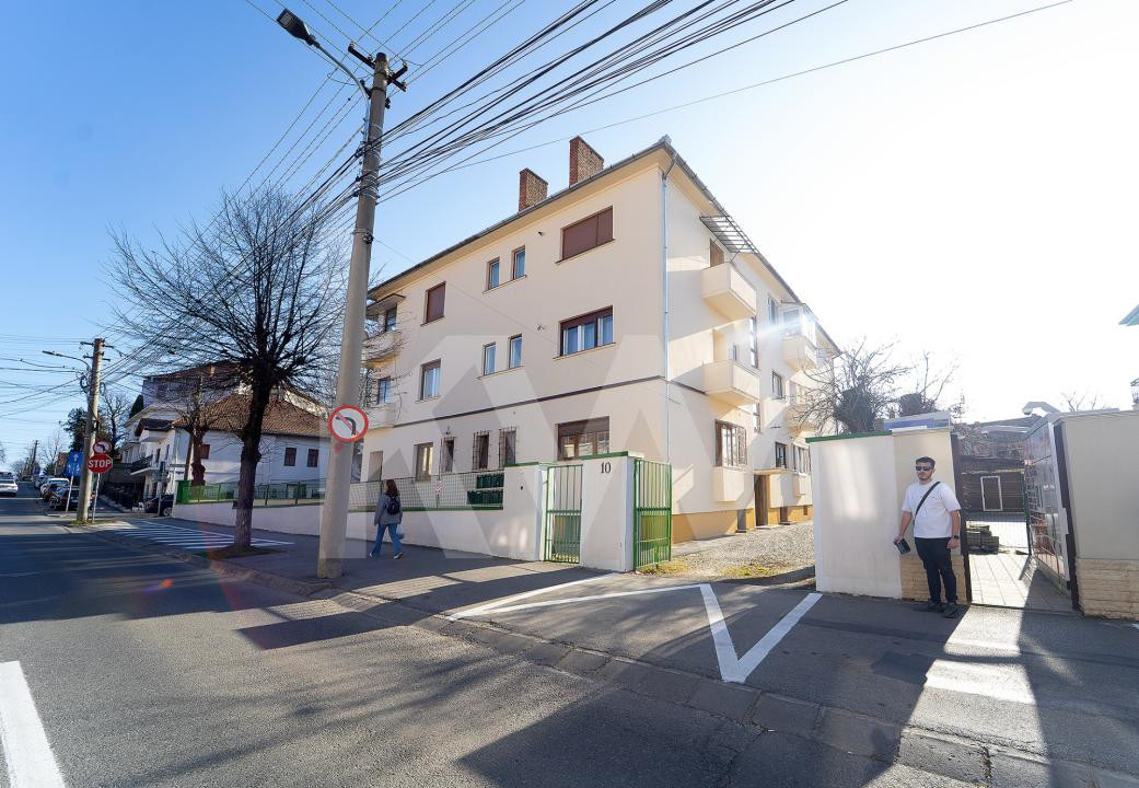Apartament Interbelic de 4 camere– Str. Independenței nr. 10, Sibiu