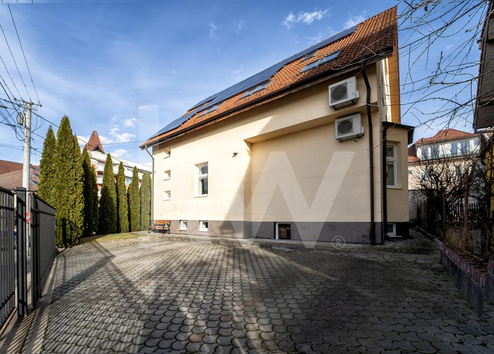 Sediul tău în Sibiu Clădire de birouri, independență energetică, parcare privată