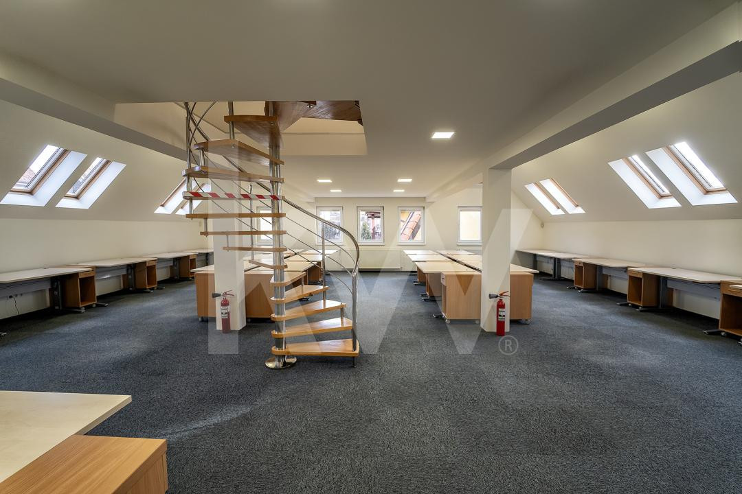 Sediul tău în Sibiu Clădire de birouri, independență energetică, parcare privată