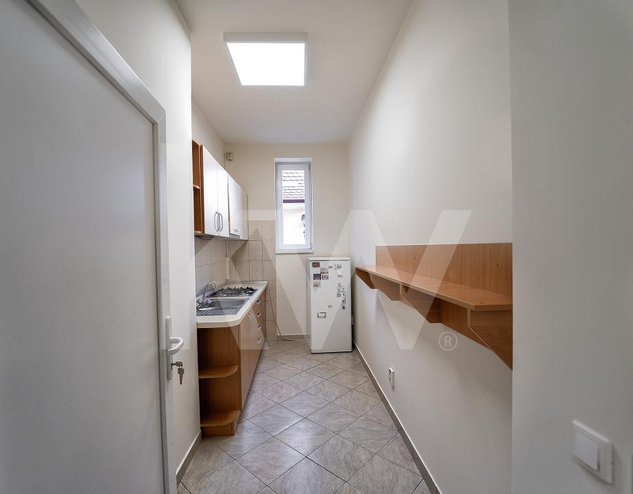 Rent-to-Buy în Sibiu: Birouri A+, Panouri Fotovoltaice, 6 parcări și stație EV