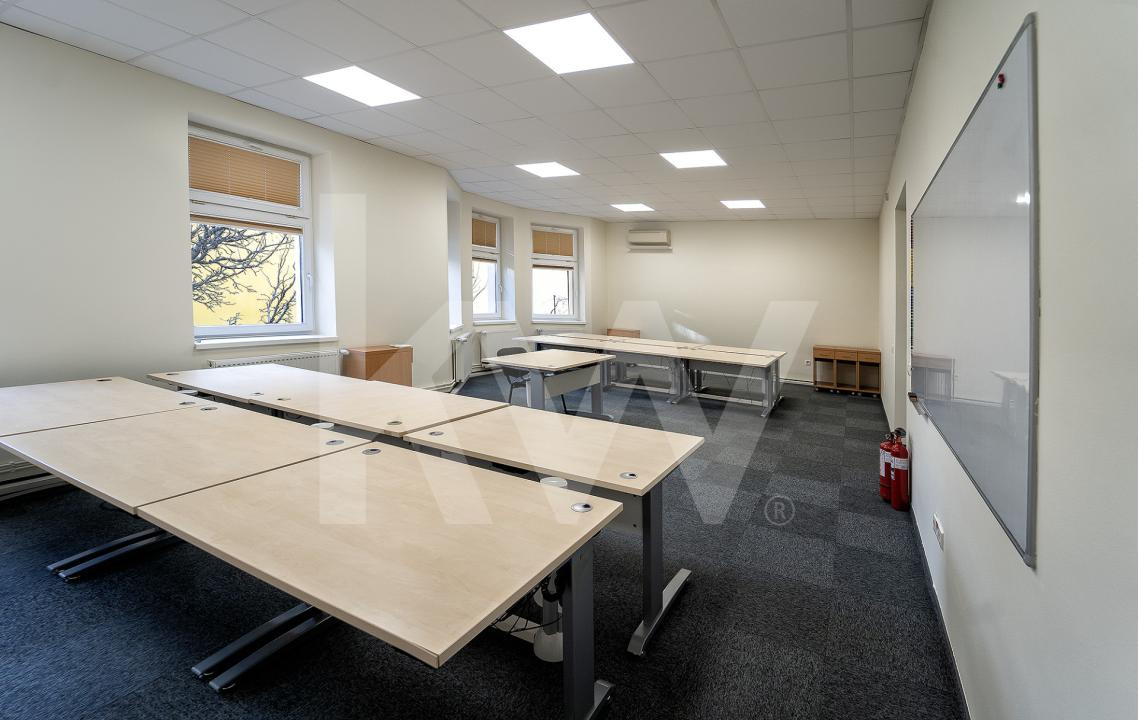 Rent-to-Buy în Sibiu: Birouri A+, Panouri Fotovoltaice, 6 parcări și stație EV