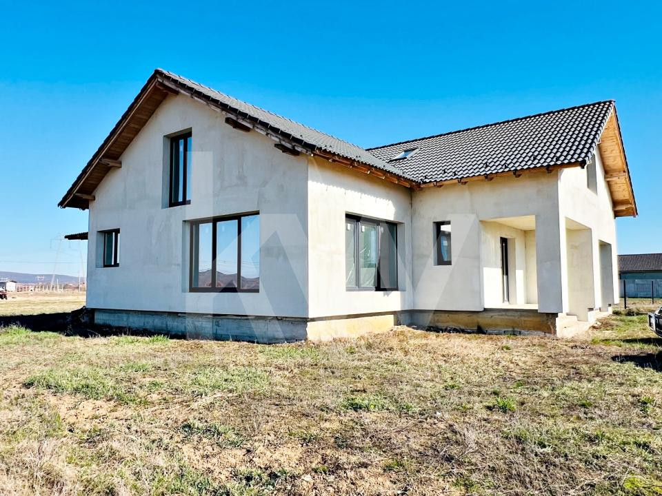 Casa unifamilială mare 5 cam, garaj, curte. Întabulată. Fughiu Oradea