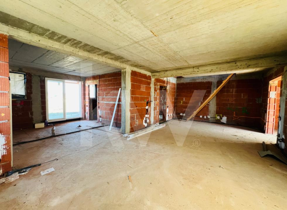 Casa unifamilială mare 5 cam, garaj, curte. Întabulată. Fughiu Oradea