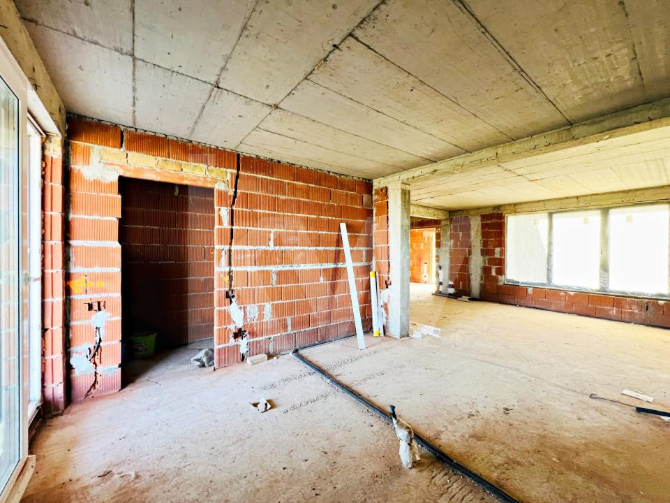 Casa unifamilială mare 5 cam, garaj, curte. Întabulată. Fughiu Oradea