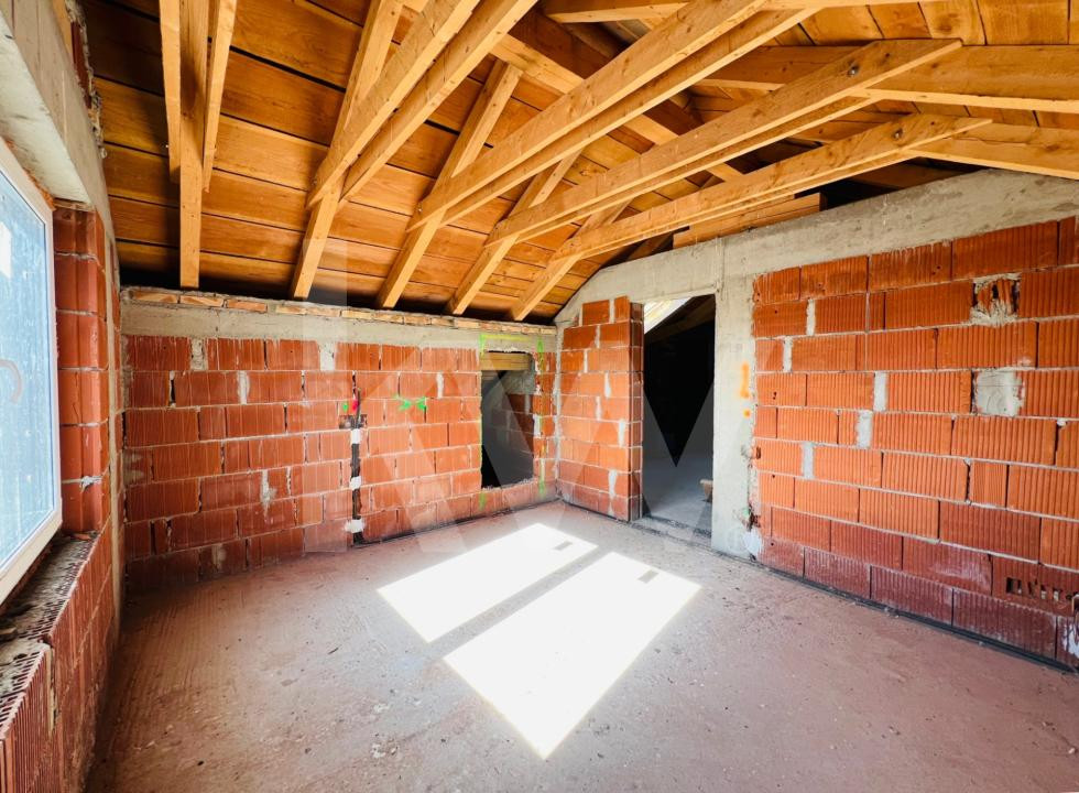 Casa unifamilială mare 5 cam, garaj, curte. Întabulată. Fughiu Oradea