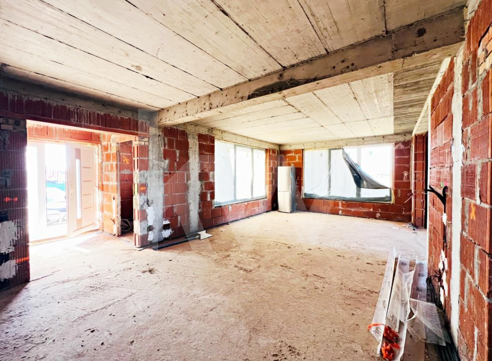 Casa unifamilială mare 5 cam, garaj, curte. Întabulată. Fughiu Oradea