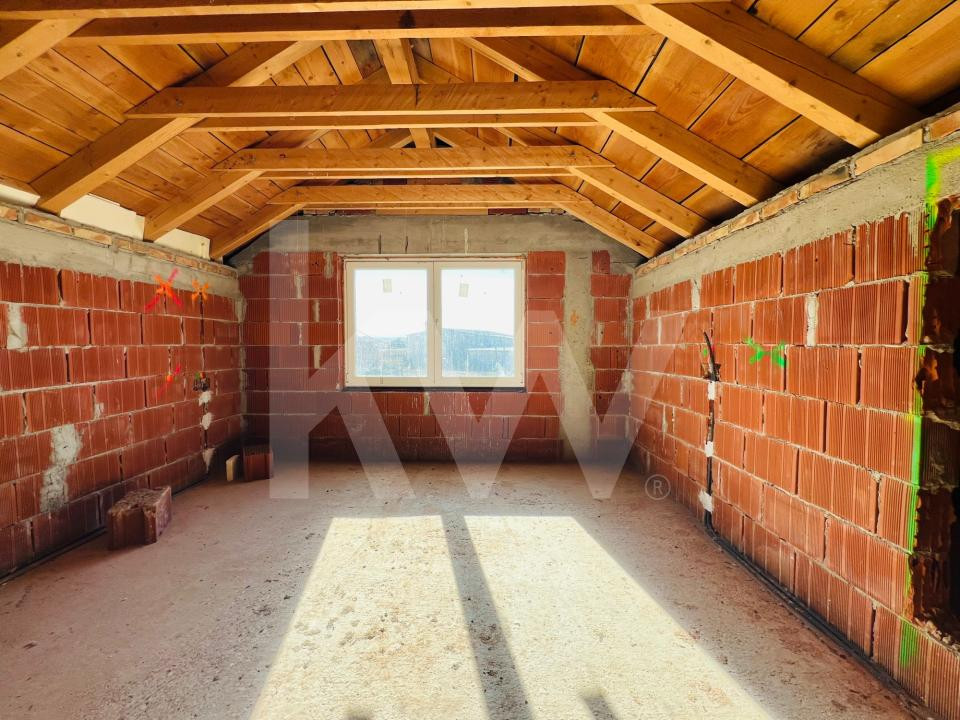 Casa unifamilială mare 5 cam, garaj, curte. Întabulată. Fughiu Oradea