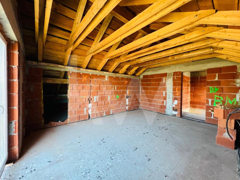 Casa unifamilială mare 5 cam, garaj, curte. Întabulată. Fughiu Oradea