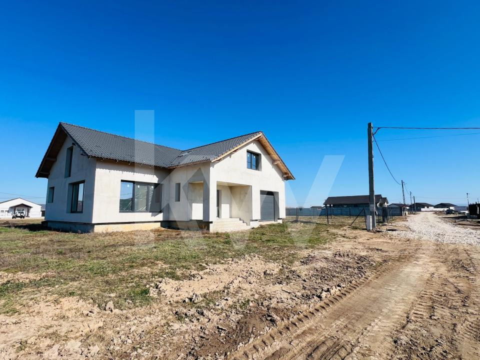 Casa unifamilială mare 5 cam, garaj, curte. Întabulată. Fughiu Oradea