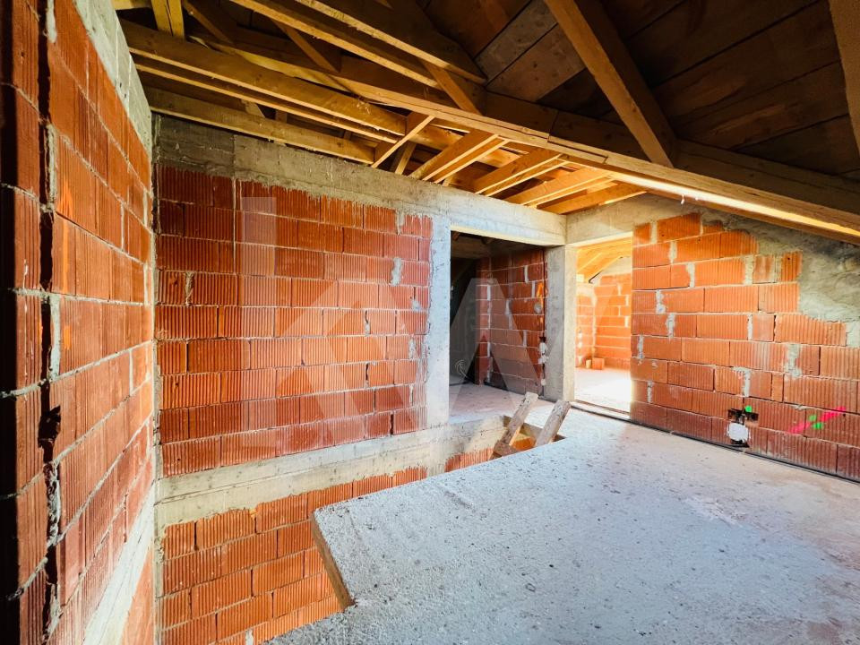 Casa unifamilială mare 5 cam, garaj, curte. Întabulată. Fughiu Oradea