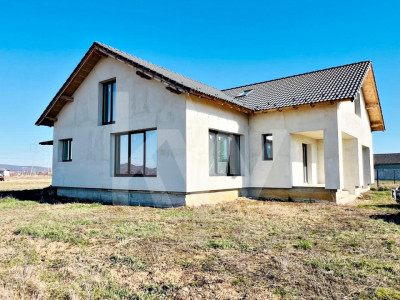 Casa unifamilială mare 5 cam, garaj, curte. Întabulată. Fughiu Oradea