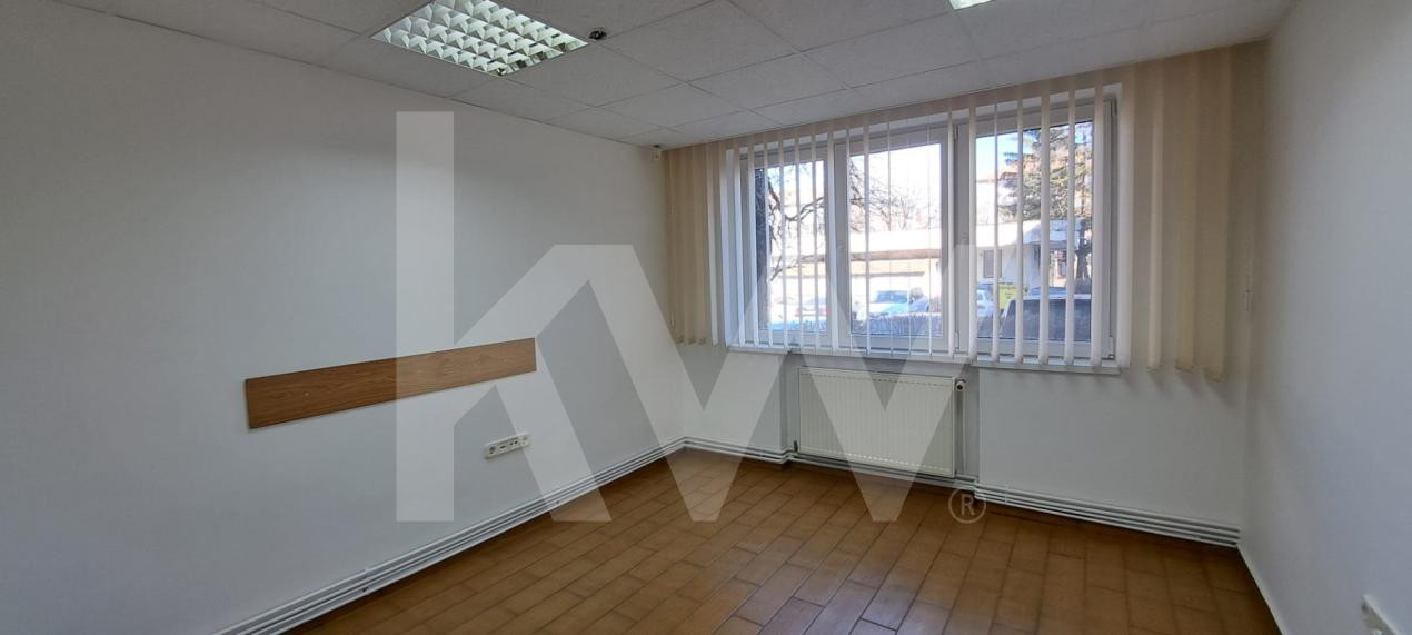 Apartament 3 camere decomandate , ultracentral ,parter 