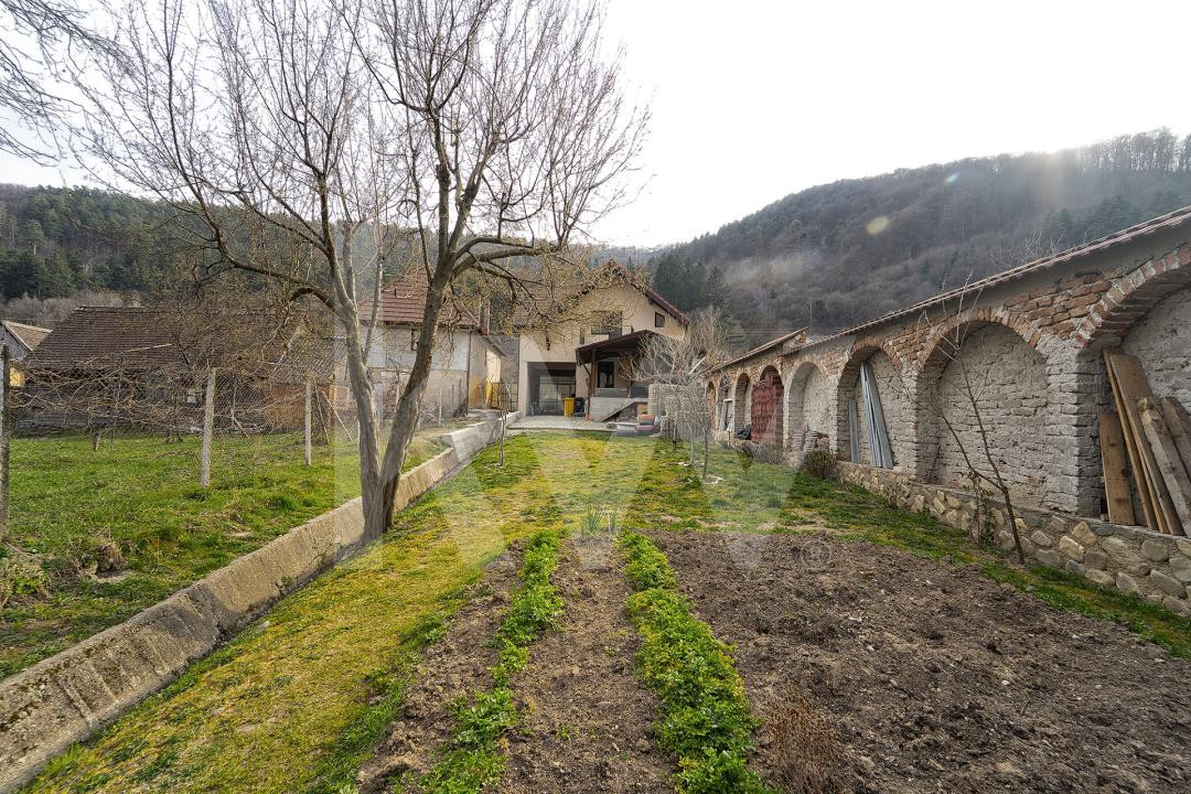  Casă cu farmec între munți - Refugiu ideal în Săliște 