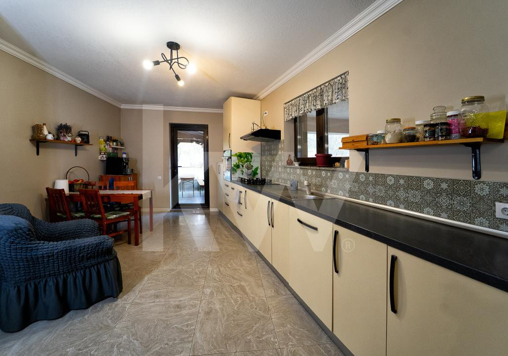  Casă cu farmec între munți - Refugiu ideal în Săliște 