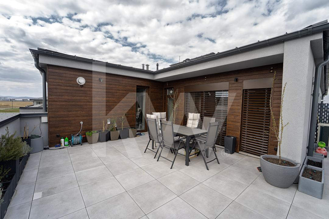 Penthouse smart în Sibiu - etaj retras, terasă generoasă