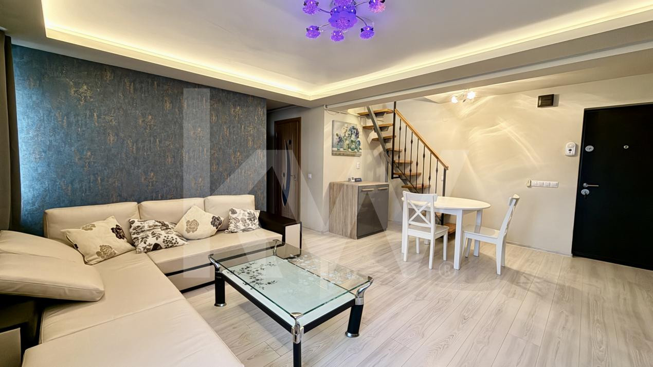 Apartament 3 camere tip mansarda Valea Aurie