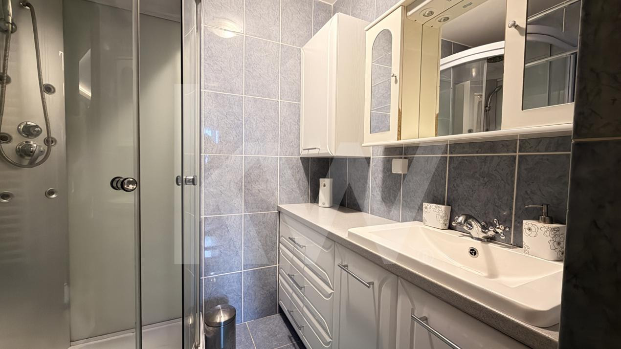 Apartament 3 camere tip mansarda Valea Aurie