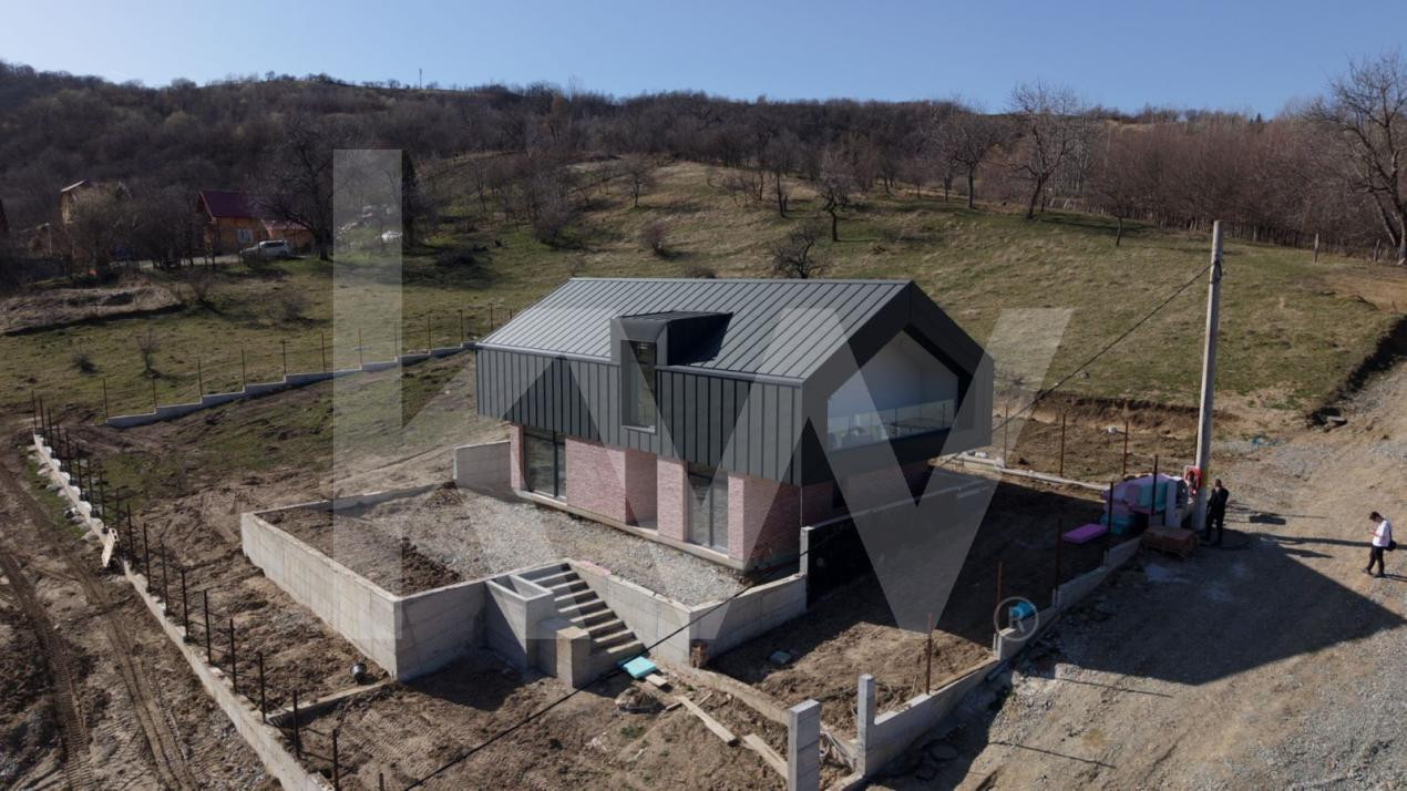 Casă modernă cu panoramă Făgăraș și Cisnădioara, curte mare, premium lux