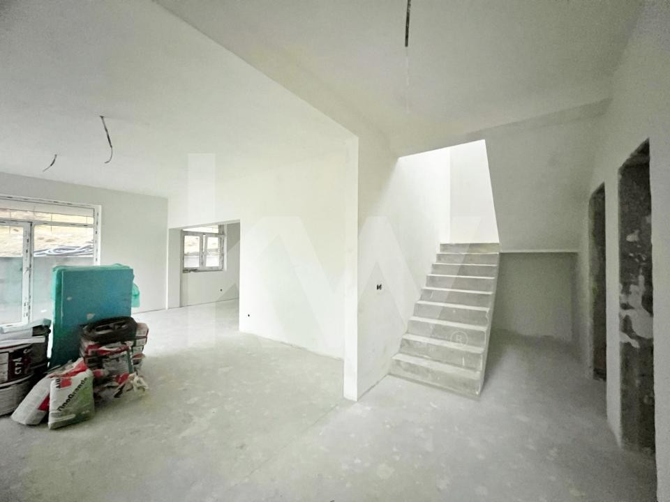 Casă modernă cu panoramă Făgăraș și Cisnădioara, curte mare, premium lux