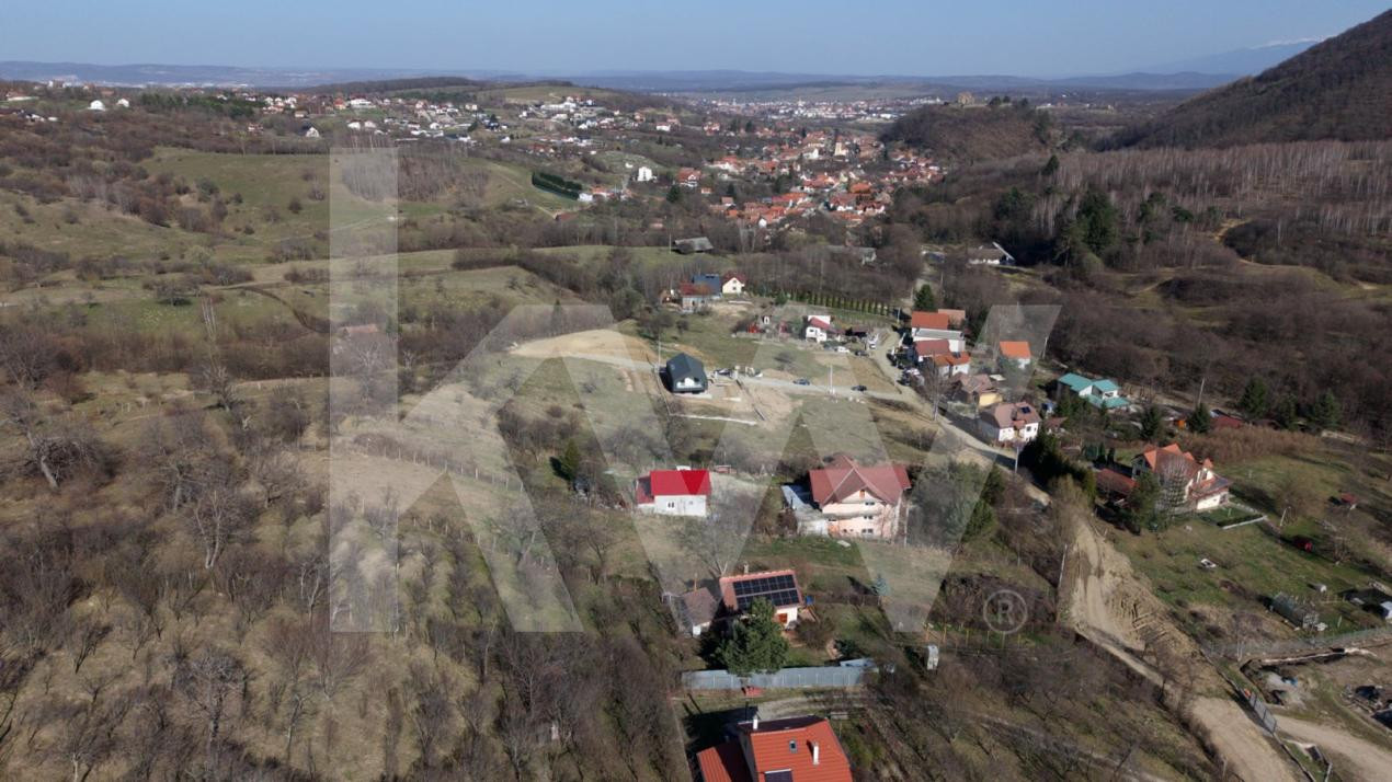 Casă modernă cu panoramă Făgăraș și Cisnădioara, curte mare, premium lux