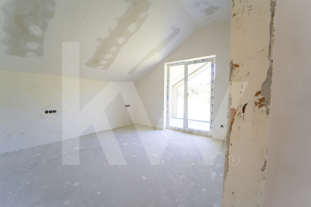 Casă arhitectură modernă cu panoramă spre Munții Făgăraș și Cetatea Cisnădioara 