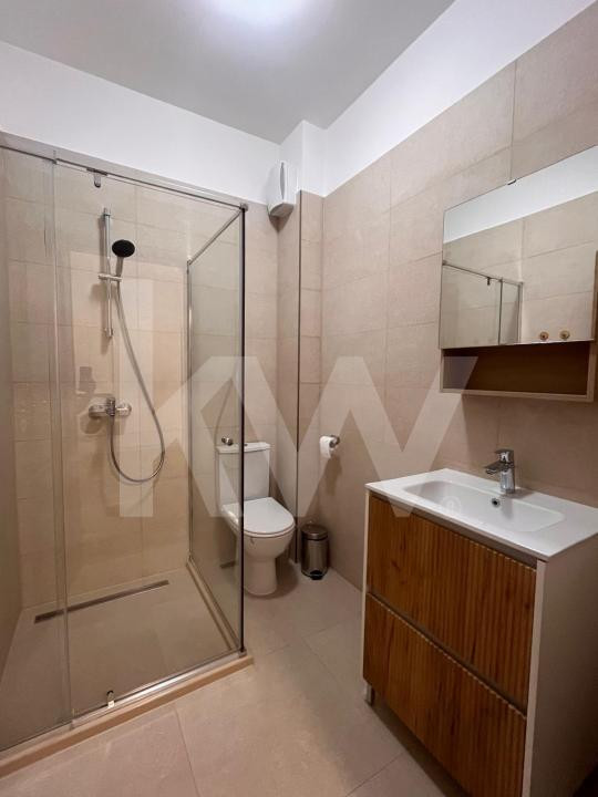 Prima închiriere: Studio Modern | Lift, Parcare & Boxă Pod | Casian Residence