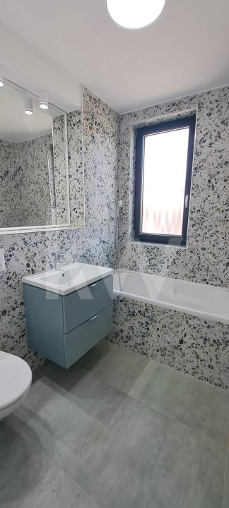 Apartament 3 camere , pe doua niveluri , in imobil cu lift 