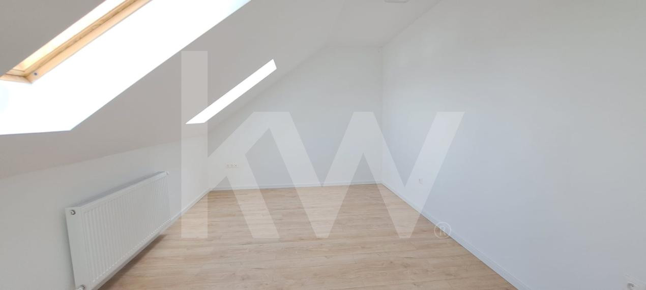 Apartament 3 camere , pe doua niveluri , in imobil cu lift 