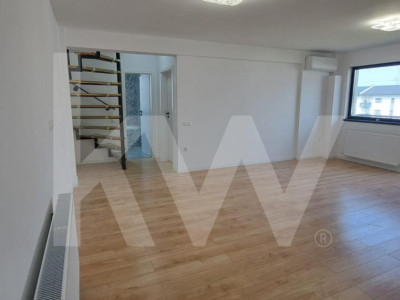 Apartament 3 camere , pe doua niveluri , in imobil cu lift 