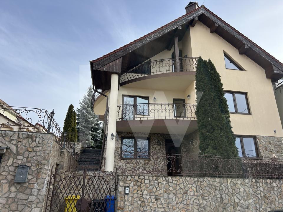 Vilă modernă în zona Centrală