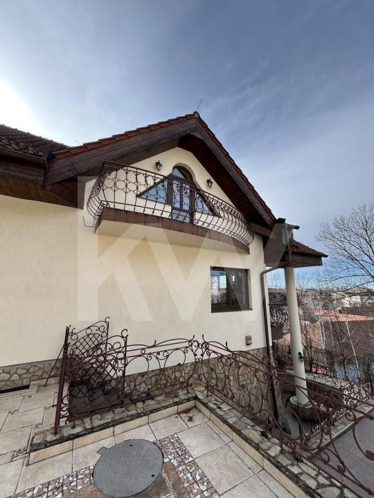 Vilă modernă în zona Centrală