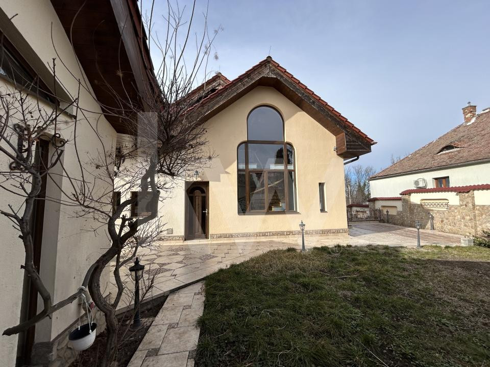 Vilă modernă în zona Centrală