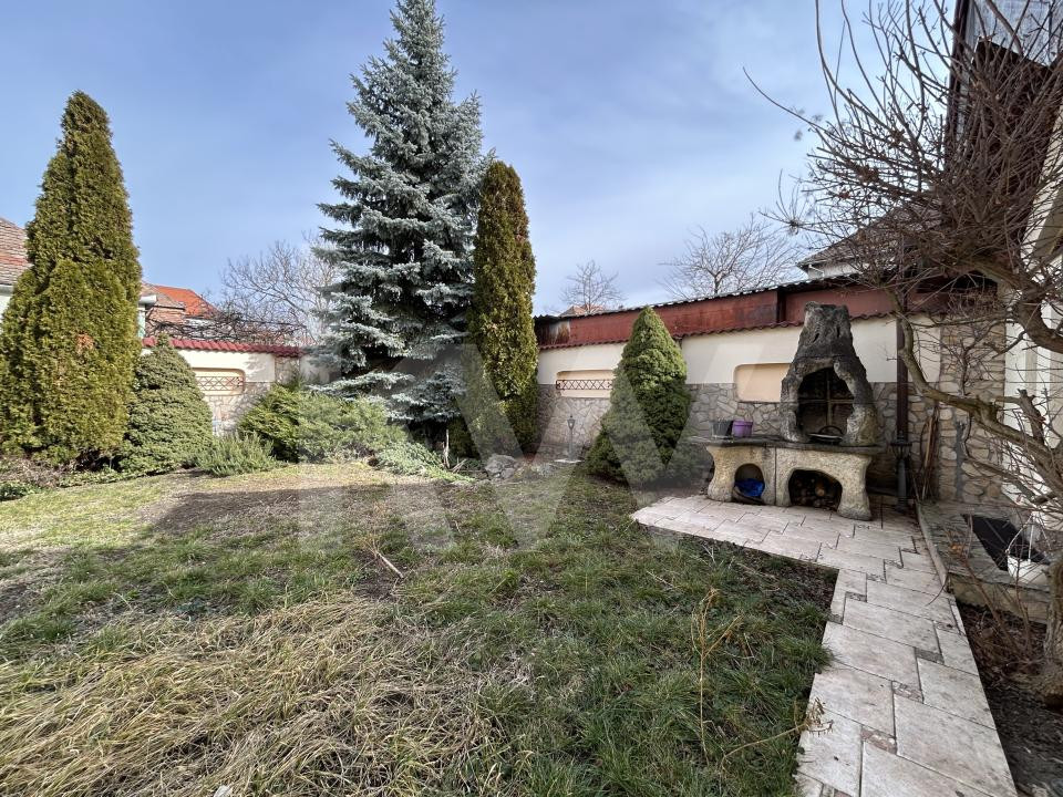 Vilă modernă în zona Centrală