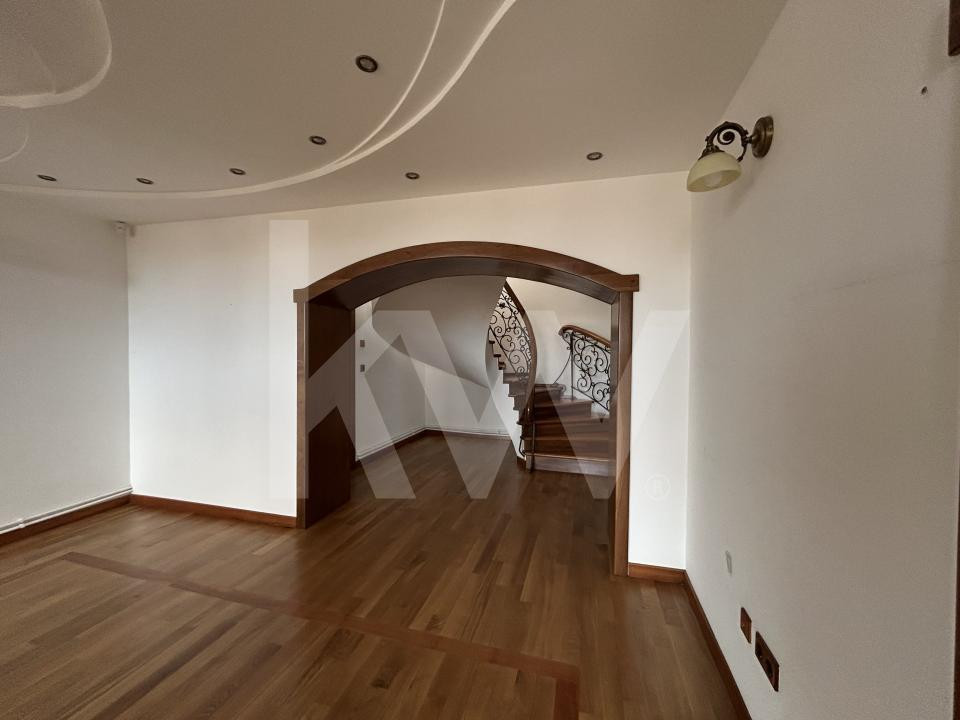 Vilă modernă în zona Centrală