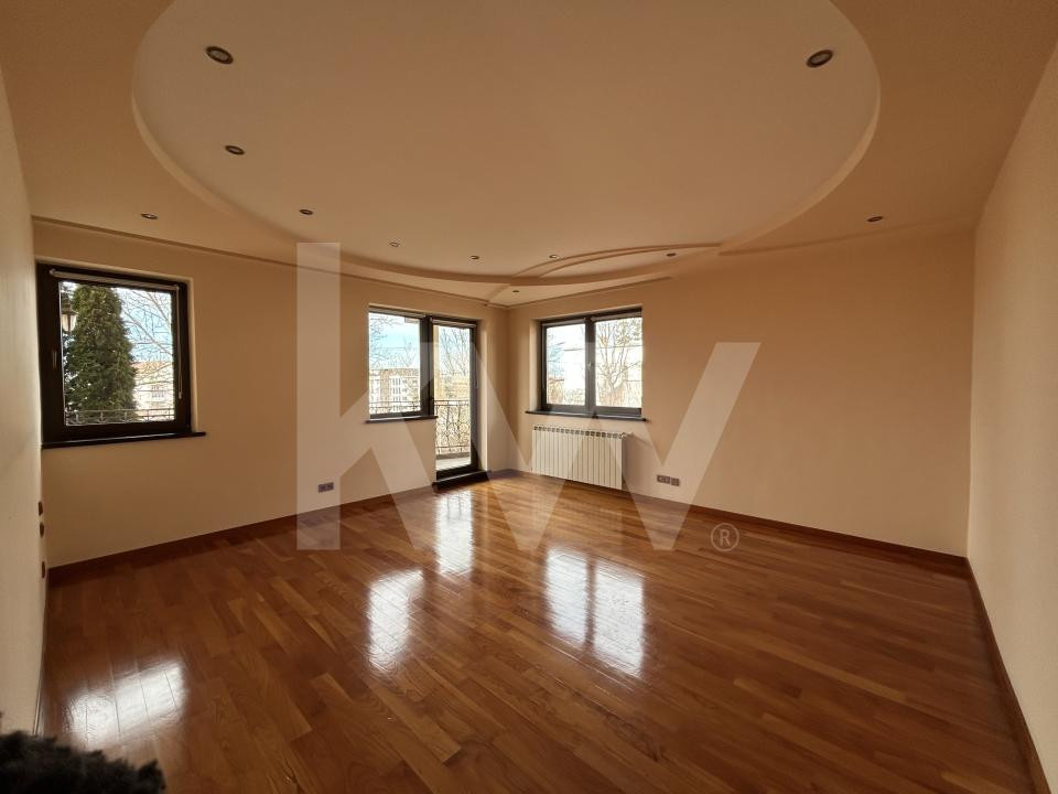 Vilă modernă în zona Centrală