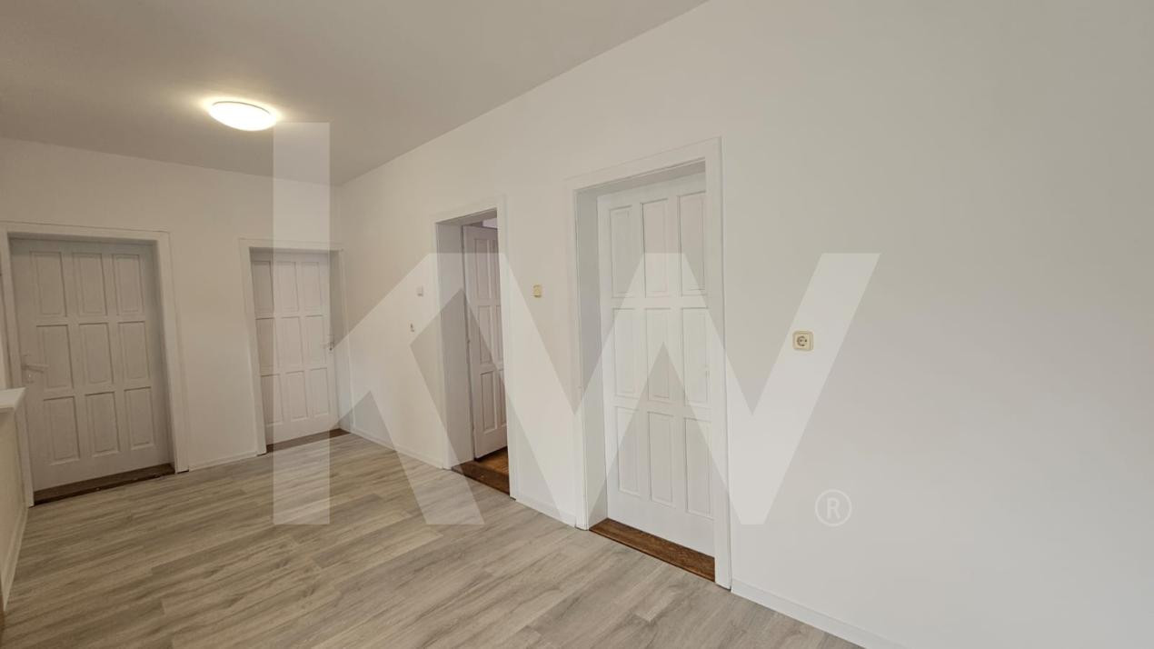 Apartament la casa 4 camere de închiriat – la 5 minute de Parcul Sub Arini