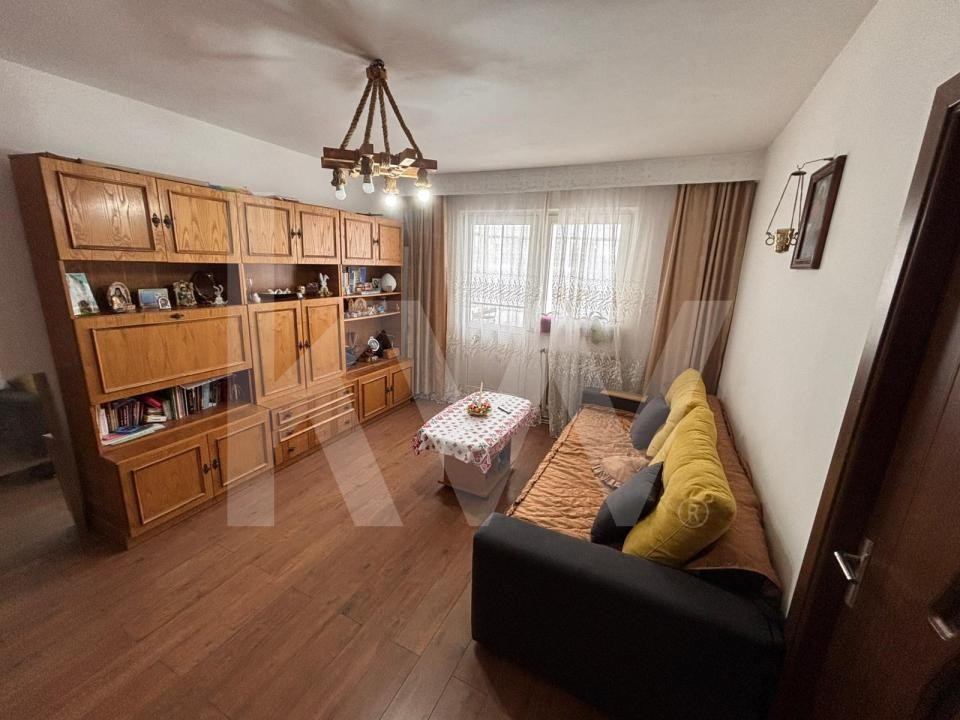 Apartament 3 camere de vanzare - Victoria, Brasov