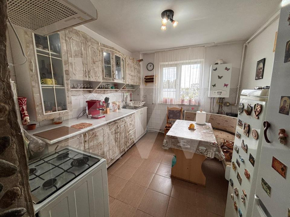 Apartament 3 camere de vanzare - Victoria, Brasov