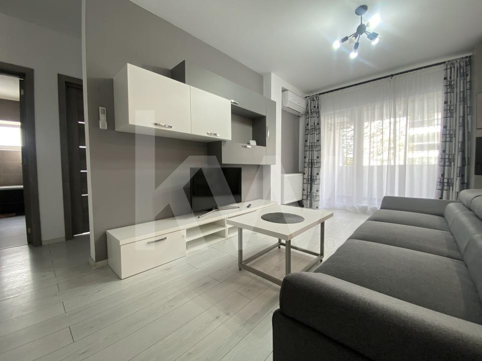 Apartament modert si spatios 3 camere de inchiriat cu balcon - terasa