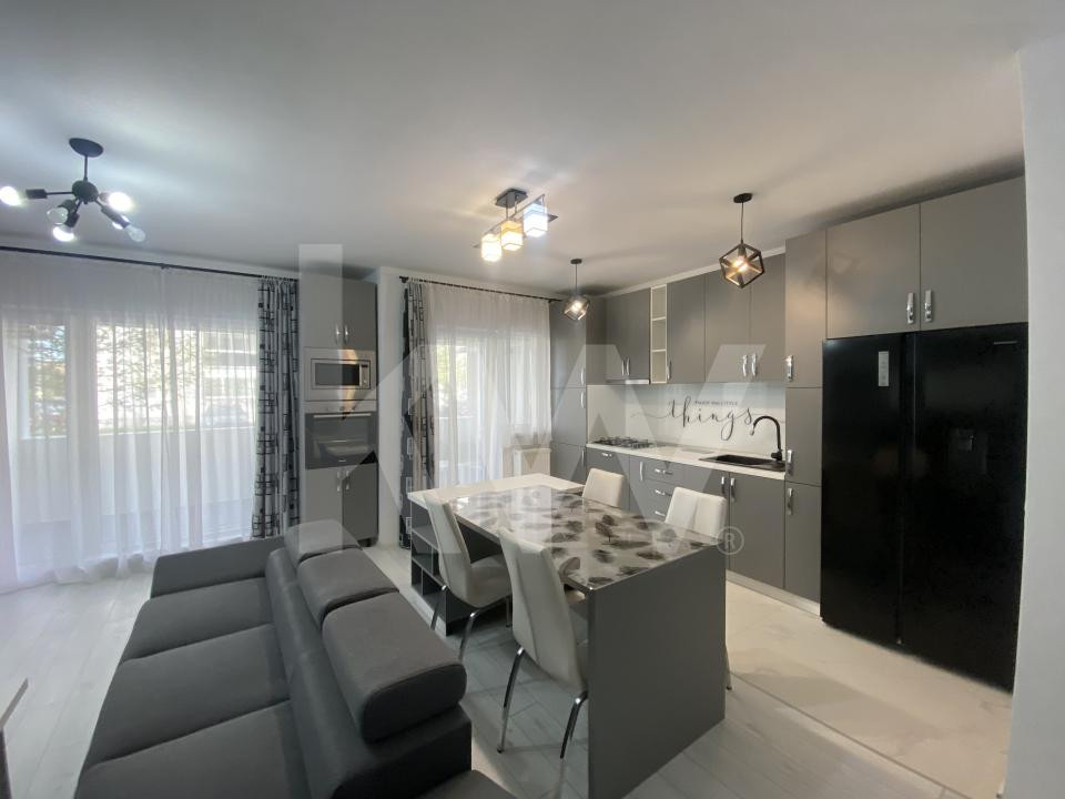 Apartament modert si spatios 3 camere de inchiriat cu balcon - terasa