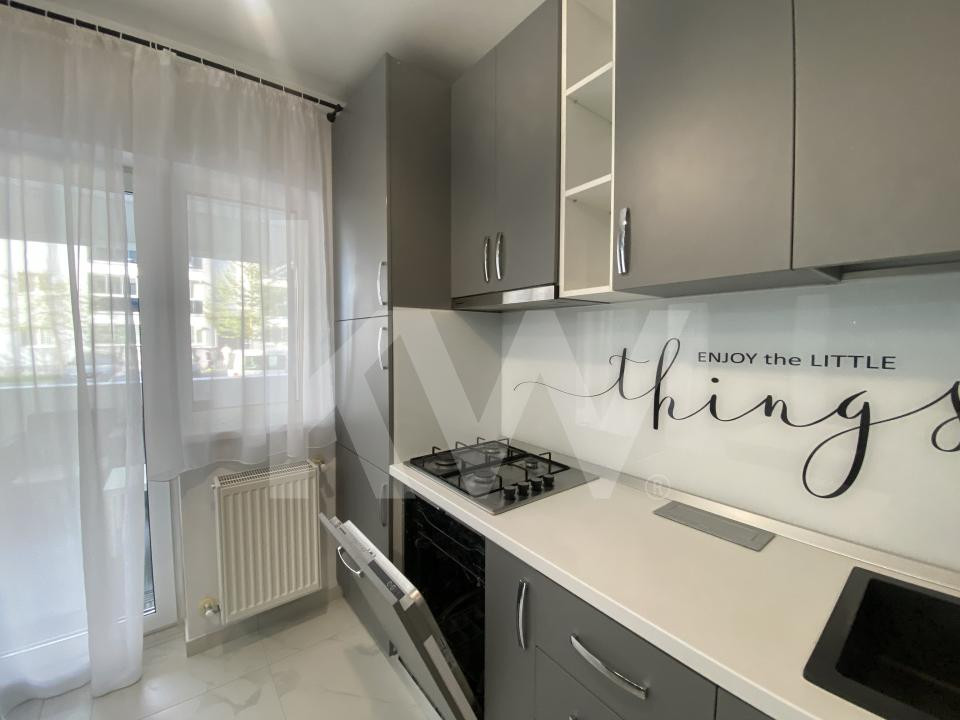 Apartament modert si spatios 3 camere de inchiriat cu balcon - terasa