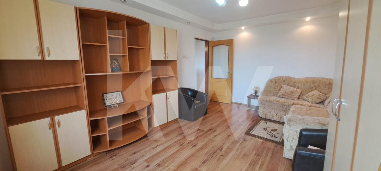 Apartament 2 camere , decomandate , bucatarie separata , balcon logie