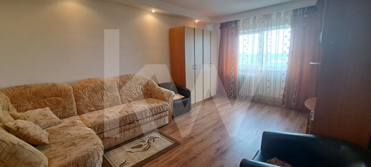 Apartament 2 camere , decomandate , bucatarie separata , balcon logie